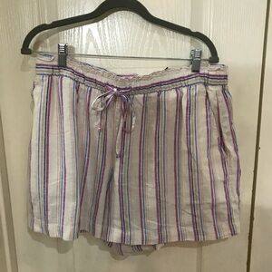 GAP White and Blue Bermuda Shorts Casual Summer Style